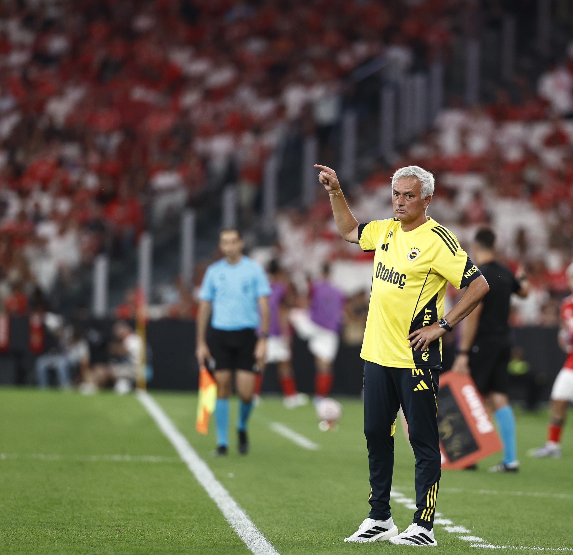 九游电脑版下载-关于欧超杯转会期走向成谜；切尔西内部沟通；震撼外界；资深球员宣示担当的信息